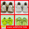 Various sizes of high quality sweet color bow and tassels sandals cow leather babies first shoes for walking